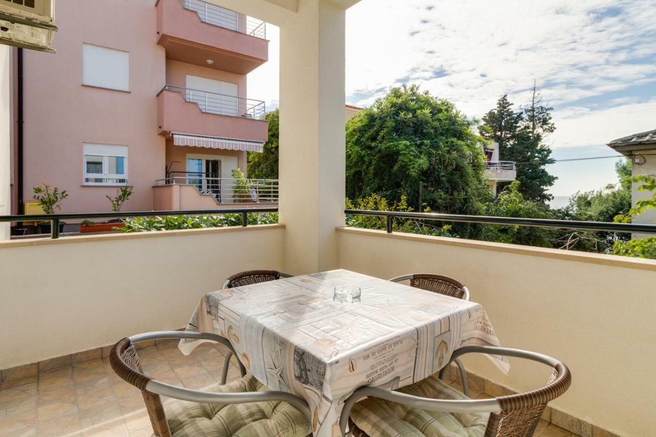 Apartments Tonka Near Beach And Sea Pula Exterior foto
